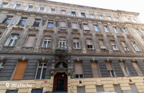 Ejjeli Majom Hostel Budapeste Exterior foto